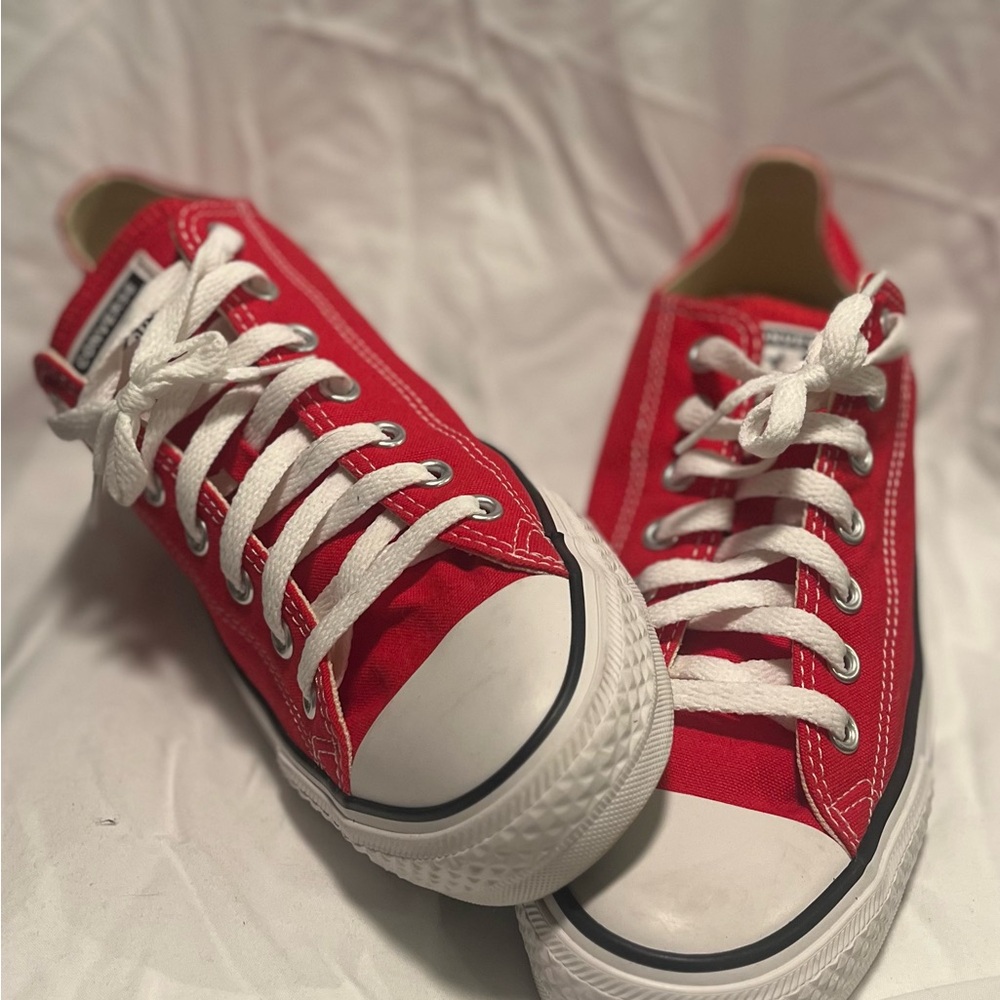 Red low top converse all stars Canvas Sneakers with White Laces